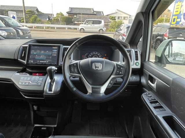 ホンダ ステップワゴン スパーダ Z クールスピリット 兵庫県 2013(平25)年 10.1万km ホワイトオーキッドパール (株)IDOMが運営する【じしゃロン姫路店】の自社ローン専用車両になります。こちらは現金またはオートローンご利用時の価格です。自社ローンご希望の方は別途その旨お申付け下さい/両側パワースライドドア/ETC/バックカメラ
