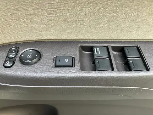 ホンダ Ｎ ＯＮＥ G Lパッケージ 静岡県 2013(平25)年 6万km プレミアムホワイトパール エンジンスタートボタン/パワーステアリング/パワーウィンドウ/アイドリングストップ/スマートキー/オートエアコン/ETC/純正メモリナビ（CD/DVD/BT/ワンセグ）/ベンチシート/バックカメラ/純正フロアマット/ABS/横滑り防止装置/盗難防止装置/オートライト/W＋サイドエアバック/カーテンエアバック