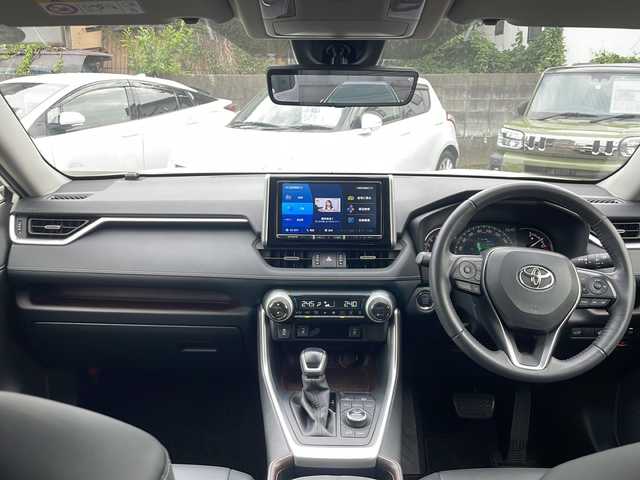 トヨタ ＲＡＶ４ G Zパッケージ 福井県 2021(令3)年 4.7万km ホワイトパールクリスタルシャイン 4WD/社外メモリナビゲーション/（CD/DVD/BT）/フルセグテレビ/バックカメラ/プリクラッシュセーフティ/アダプティグクルーズコントロール/レーンキープアシスト/純正19インチアルミホイール/ブラインドスポットモニター/パワーバックドア/黒革シート/パワーシート /（メモリ付き）/シートヒーター/LEDヘッドライト/フォグランプ/ETC/ルーフレール/ステアリングヒーター/オートリトラミラー/オートライト/クリアランスソナー /オートハイビーム/保証書/取扱説明書