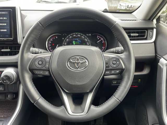 トヨタ ＲＡＶ４ G Zパッケージ 福井県 2021(令3)年 4.7万km ホワイトパールクリスタルシャイン 4WD/社外メモリナビゲーション/（CD/DVD/BT）/フルセグテレビ/バックカメラ/プリクラッシュセーフティ/アダプティグクルーズコントロール/レーンキープアシスト/純正19インチアルミホイール/ブラインドスポットモニター/パワーバックドア/黒革シート/パワーシート /（メモリ付き）/シートヒーター/LEDヘッドライト/フォグランプ/ETC/ルーフレール/ステアリングヒーター/オートリトラミラー/オートライト/クリアランスソナー /オートハイビーム/保証書/取扱説明書