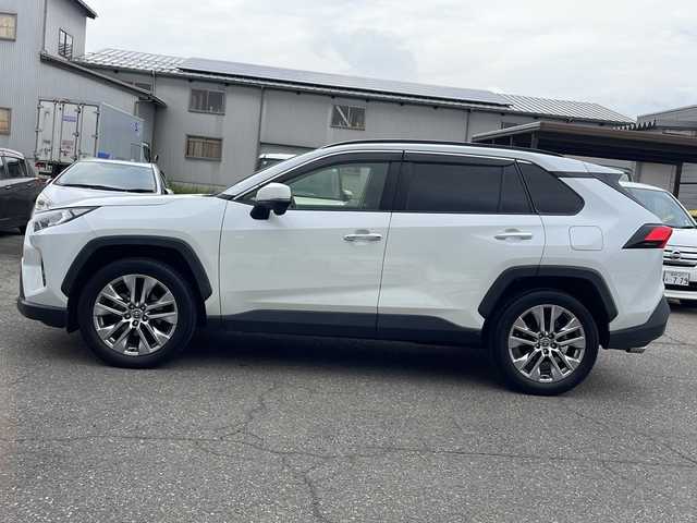 トヨタ ＲＡＶ４ G Zパッケージ 福井県 2021(令3)年 4.7万km ホワイトパールクリスタルシャイン 4WD/社外メモリナビゲーション/（CD/DVD/BT）/フルセグテレビ/バックカメラ/プリクラッシュセーフティ/アダプティグクルーズコントロール/レーンキープアシスト/純正19インチアルミホイール/ブラインドスポットモニター/パワーバックドア/黒革シート/パワーシート /（メモリ付き）/シートヒーター/LEDヘッドライト/フォグランプ/ETC/ルーフレール/ステアリングヒーター/オートリトラミラー/オートライト/クリアランスソナー /オートハイビーム/保証書/取扱説明書