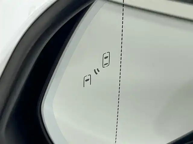 レクサス ＮＸ 300 Iパッケージ 佐賀県 2018(平30)年 4.2万km ソニッククォーツ ガラスルーフ/純正10インチナビ/CD/DVD/AM/FM/フルセグTV/USB/Bluetooth/レクサスセーフティシステム/全周囲カメラ/ワンオーナー/レーダークルーズコントロール/ブラインドスポットモニター/パワーバックドア /クリアランスソナー /前方ドライブレコーダー/パドルシフト/黒レザーシート/前席パワーシート/シートヒーター/ハンドルヒーター/ドアミラーヒーター/純正18インチアルミホイール/フロアマット/LEDライト/フォグライト /オートライト/オートハイビーム /スマートキー/スペアキー/100V充電/保証書/取扱説明書