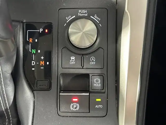 レクサス ＮＸ 300 Iパッケージ 佐賀県 2018(平30)年 4.2万km ソニッククォーツ ガラスルーフ/純正10インチナビ/CD/DVD/AM/FM/フルセグTV/USB/Bluetooth/レクサスセーフティシステム/全周囲カメラ/ワンオーナー/レーダークルーズコントロール/ブラインドスポットモニター/パワーバックドア /クリアランスソナー /前方ドライブレコーダー/パドルシフト/黒レザーシート/前席パワーシート/シートヒーター/ハンドルヒーター/ドアミラーヒーター/純正18インチアルミホイール/フロアマット/LEDライト/フォグライト /オートライト/オートハイビーム /スマートキー/スペアキー/100V充電/保証書/取扱説明書