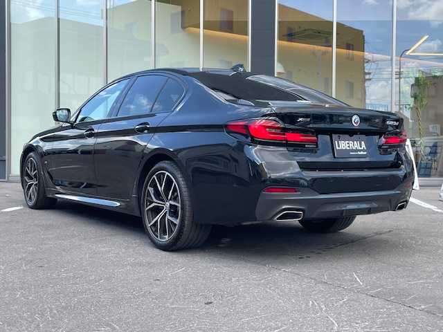 ＢＭＷ ５２３ｄ xDrive Mスポーツ 青森県 2022(令4)年 6.2万km サファイアブラックP 黒革シート/４WD/ＡＣＣ/ヘッドアップディスプレイ/バーチャルコックピット/純正ナビ/フルセグＴＶ・Bluetooth・USB/ＡｐｐｌｅＣａｒＰｌａｙ・androidauto/バックカメラ/シートヒーター/前席パワーシート/シートメモリー/レーンキープ/パーキングアシスト/オートホールド/パドルシフト/パワーバックドア/アイドリングストップ/Cタイプコネクタ/前後ドライブレコーダー/純正19インチＡＷ/LEDヘッドライト/ETC/保証書・取説・記録簿スペアキー×１