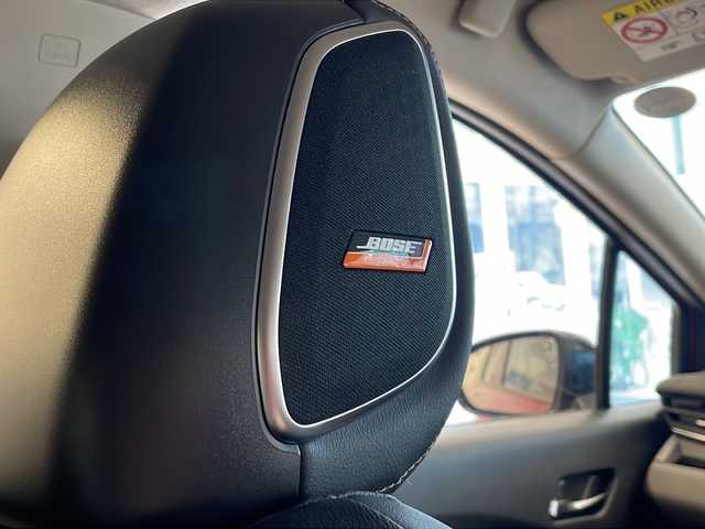 日産 オーラ G  90周年記念車 岐阜県 2024(令6)年 1.2万km ガーネットレッド/スーパーブラック 2トーン BOSEパーソナルプラスサウンドシステム/G 90周年記念車/純正ナビゲーション/アラウンドビューモニター/Bluetooth/フルセグ視聴/プロパイロット（ナビリンク機能付）/デジタルインナーミラー/ドライブレコーダー（車内付き）/ETC2.0/LEDヘッドライト/オートハイビーム/オートライト/プッシュスタート/スマートキー/スペアキー/専用17インチブラックアルミホイール/カッパーフォグランプフィニッシャー/90th Anniversary専用シート/前席シートヒーター/緊急停止支援システム（SOSコール機能付）/ワイヤレス充電器/USB電源ソケット（タイプA 2個、タイプC 1個）/ブラインドスポットモニター/エマージェンシーブレーキー/取扱説明書・記録簿