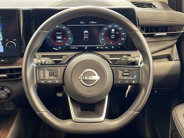日産 オーラ G  90周年記念車 岐阜県 2024(令6)年 1.2万km ガーネットレッド/スーパーブラック 2トーン BOSEパーソナルプラスサウンドシステム/G 90周年記念車/純正ナビゲーション/アラウンドビューモニター/Bluetooth/フルセグ視聴/プロパイロット（ナビリンク機能付）/デジタルインナーミラー/ドライブレコーダー（車内付き）/ETC2.0/LEDヘッドライト/オートハイビーム/オートライト/プッシュスタート/スマートキー/スペアキー/専用17インチブラックアルミホイール/カッパーフォグランプフィニッシャー/90th Anniversary専用シート/前席シートヒーター/緊急停止支援システム（SOSコール機能付）/ワイヤレス充電器/USB電源ソケット（タイプA 2個、タイプC 1個）/ブラインドスポットモニター/エマージェンシーブレーキー/取扱説明書・記録簿
