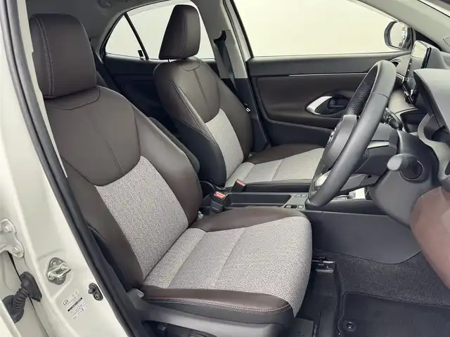 トヨタ ヤリスクロス ハイブリッド Z 福岡県 2022(令4)年 2.2万km ホワイトパールクリスタルシャイン 純正ＤＡナビ　/全方位カメラ　/ビルトインＥＴＣ　/レーダークルコン　/コーナーセンサー　/衝突被害軽減ブレーキ　/レーンキープ　/ＢＳＭ　/ＰＫＳＢ　/パーキングアシスト　/ハーフレザー　/シートヒーター　/ステアリングヒーター/ＬＥＤヘッドライト
