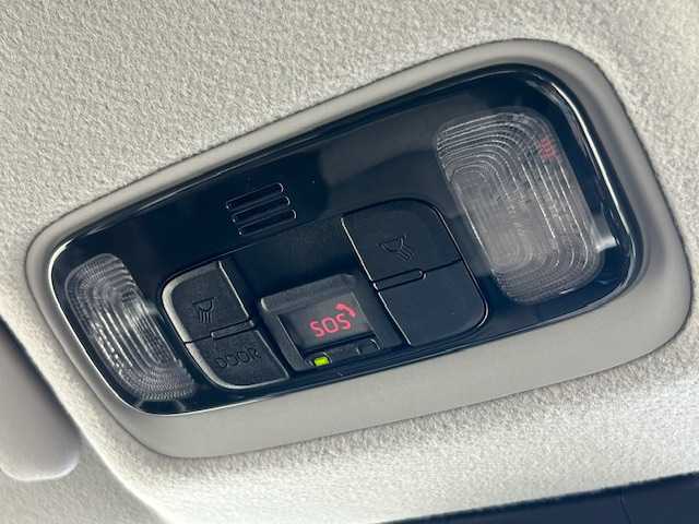 トヨタ ヤリスクロス Z 宮城県 2020(令2)年 3.6万km ブラックマイカ トヨタセーフティセンス//パラノミックビューモニター//純正ディスプレイオーディオナビ//ヘッドアップディスプレイ//ブラインドスポットモニター//パワーバックドア//パワーシート//シートヒーター//ステアリングヒーター//ETC//社外ドライブレコーダー前後//純正フロアマット//スペアキー//保証書