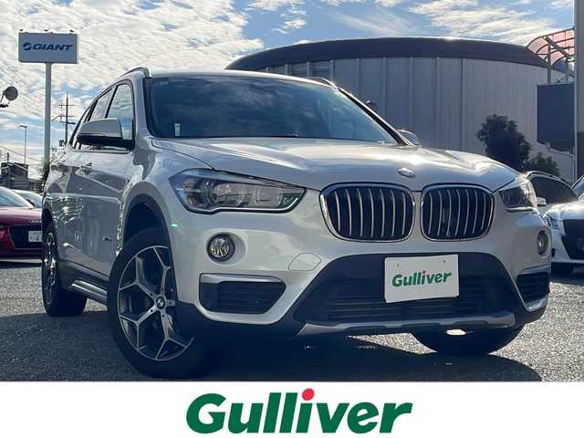 ＢＭＷ Ｘ１ sDrive 18i Xライン 大阪府 2017(平29)年 3万km パール 純正ナビ（CD/DVD/Bluetooth）/バックカメラ/ETC/衝突軽減ブレーキ/革巻きステアリング/スポーツモード/スマートキー/プッシュスタートボタン/USBジャック/12V電源/LEDヘッドライト/フォグランプ/前後コーナーセンサー/ルーフレール/純正18インチアルミホイール
