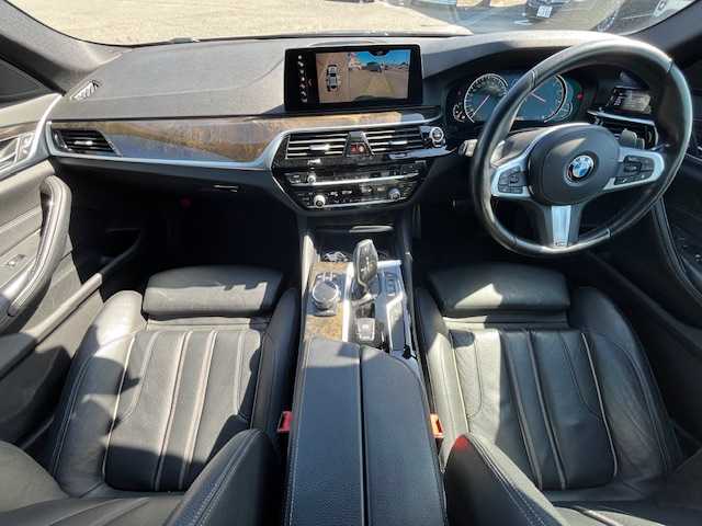 ＢＭＷ ５４０ｉ Mスポーツ 茨城県 2017(平29)年 12.1万km 黒 純正ナビ/（AM/FM/CD/DVD/BT/ミラーリング/USB）/フルセグTV/全方位カメラ/前後ドライブレコーダー/黒革シート/シートヒーター/メモリーシート/パワーシート/レーダークルーズ/社外レーダー