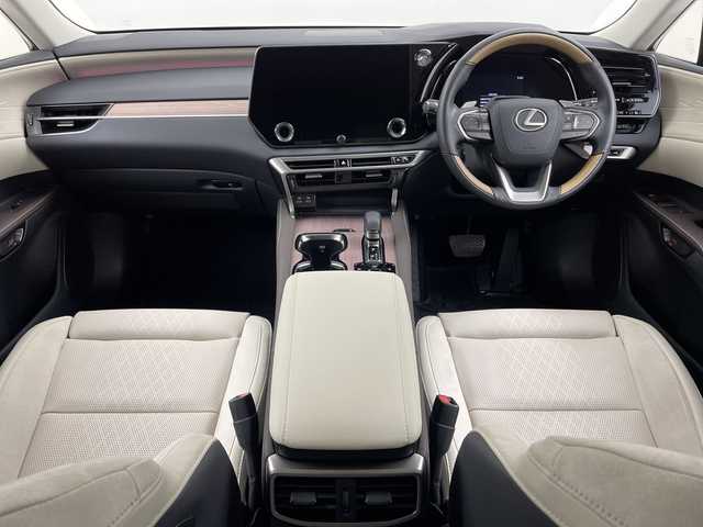 レクサス ＲＸ 350h バージョンL 新潟県 2024(令6)年 1万km グラファイトブラックガラスフレーク サンルーフ/純正メモリナビ/　フルセグTV/Bluetooth/USB/レクサスチームメイト/レーダークルーズコントロール/衝突被害軽減ブレーキ/パーキングアシスト/レーンキープアシスト/ブラインドスポットモニター/パーキングサポートブレーキ/リヤカメラディテクション/安心降車アシスト/周辺車両接近時サポート/前後コーナーセンサー/レザーシート/全席シートヒーター/全席シートベンチレーション/前席メモリーシート/パワーバックドア/全席パワーシート/ドライブレコーダー/デジタルインナーミラー/全周囲モニター/ビルトインETC2.0/ステアリングヒーター/LEDヘッドライト/オートマチックハイビーム/オートライト/パドルシフト/レザーステアリング/ステアリングスイッチ/禁煙車