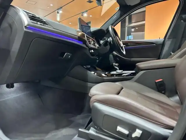 ＢＭＷ Ｘ３ xDrive20d Mスポーツ 道央・札幌 2022(令4)年 2.5万km サファイアブラックP メタリックペイント/セレクトパッケージ/　・電動パノラマガラスサンルーフ/　・harman/kardonサラウンド/　・ステアリングヒーター/　・リヤサイドウインドーローラーブラインド/　・リヤシートヒーター/ドライビングアシストプロフェッショナル/パーキングアシストプラス/純正HDDナビ/フルセグTV/360°カメラ/ワイヤレスチャージング/アダプティブLEDヘッドライト/オートマチックテールゲート