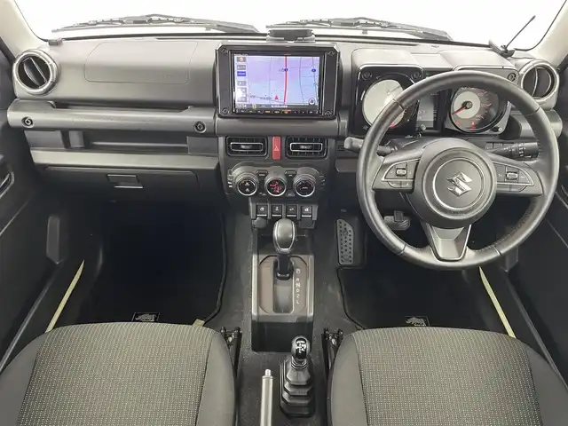 スズキ ジムニー XC 富山県 2020(令2)年 5.8万km シフォンアイボリーM 純正8型ナビ（AM/FM/DVD/BT/フルセグ）/バックカメラ/ドライブレコーダー/ETC/シートヒーター/衝突被害軽減システム/クルーズコントロール/レーンキープアシスト/横滑り防止装置/オートLEDライト/フォグライト/純正アルミホイール/純正フロアマット/革巻きステアリング/ステアリングスイッチ/スマートキー