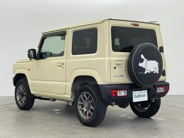 スズキ ジムニー XC 富山県 2020(令2)年 5.8万km シフォンアイボリーM 純正8型ナビ（AM/FM/DVD/BT/フルセグ）/バックカメラ/ドライブレコーダー/ETC/シートヒーター/衝突被害軽減システム/クルーズコントロール/レーンキープアシスト/横滑り防止装置/オートLEDライト/フォグライト/純正アルミホイール/純正フロアマット/革巻きステアリング/ステアリングスイッチ/スマートキー