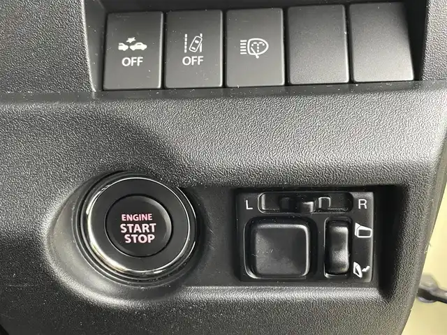 スズキ ジムニー XC 富山県 2020(令2)年 5.8万km シフォンアイボリーM 純正8型ナビ（AM/FM/DVD/BT/フルセグ）/バックカメラ/ドライブレコーダー/ETC/シートヒーター/衝突被害軽減システム/クルーズコントロール/レーンキープアシスト/横滑り防止装置/オートLEDライト/フォグライト/純正アルミホイール/純正フロアマット/革巻きステアリング/ステアリングスイッチ/スマートキー