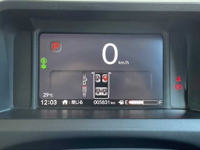 ホンダ Ｎ ＢＯＸ 山口県 2024(令6)年 0.6万km クリスタルブラックパール 純正8インチコネクトナビ/・フルセグテレビ/・Bluetooth接続オーディオ/・バックカメラ/ETC/ホンダセンシング/・衝突軽減ブレーキ/・踏み間違え衝突軽減システム/・急アクセル抑制機能/・路外逸脱抑制機能/・渋滞追従機能付きACC/・車線維持支援システム/・先行車発進お知らせ機能/・標識認識機能/・オートマチックハイビーム/・パーキングセンサーシステム/片側パワースライドドア/純正LEDヘッドライト/純正フロアマット/プッシュスタート/スマートキー/チップアップシート/保証書