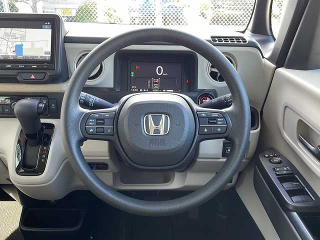 ホンダ Ｎ ＢＯＸ 山口県 2024(令6)年 0.6万km クリスタルブラックパール 純正8インチコネクトナビ/・フルセグテレビ/・Bluetooth接続オーディオ/・バックカメラ/ETC/ホンダセンシング/・衝突軽減ブレーキ/・踏み間違え衝突軽減システム/・急アクセル抑制機能/・路外逸脱抑制機能/・渋滞追従機能付きACC/・車線維持支援システム/・先行車発進お知らせ機能/・標識認識機能/・オートマチックハイビーム/・パーキングセンサーシステム/片側パワースライドドア/純正LEDヘッドライト/純正フロアマット/プッシュスタート/スマートキー/チップアップシート/保証書