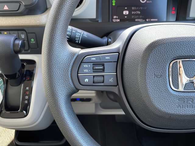 ホンダ Ｎ ＢＯＸ 山口県 2024(令6)年 0.6万km クリスタルブラックパール 純正8インチコネクトナビ/・フルセグテレビ/・Bluetooth接続オーディオ/・バックカメラ/ETC/ホンダセンシング/・衝突軽減ブレーキ/・踏み間違え衝突軽減システム/・急アクセル抑制機能/・路外逸脱抑制機能/・渋滞追従機能付きACC/・車線維持支援システム/・先行車発進お知らせ機能/・標識認識機能/・オートマチックハイビーム/・パーキングセンサーシステム/片側パワースライドドア/純正LEDヘッドライト/純正フロアマット/プッシュスタート/スマートキー/チップアップシート/保証書