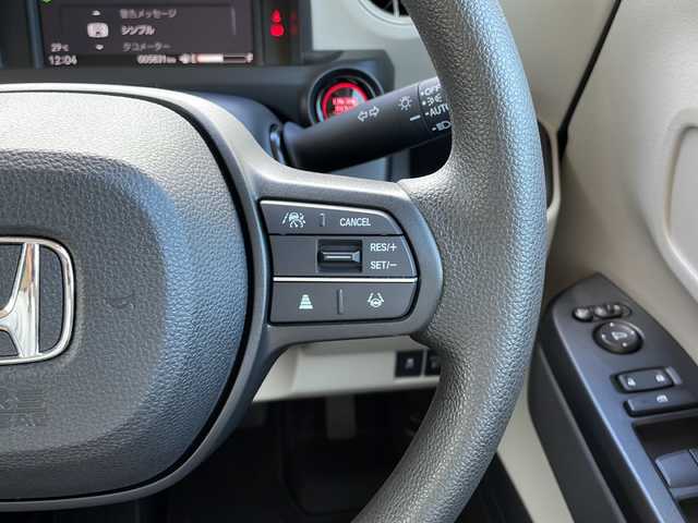 ホンダ Ｎ ＢＯＸ 山口県 2024(令6)年 0.6万km クリスタルブラックパール 純正8インチコネクトナビ/・フルセグテレビ/・Bluetooth接続オーディオ/・バックカメラ/ETC/ホンダセンシング/・衝突軽減ブレーキ/・踏み間違え衝突軽減システム/・急アクセル抑制機能/・路外逸脱抑制機能/・渋滞追従機能付きACC/・車線維持支援システム/・先行車発進お知らせ機能/・標識認識機能/・オートマチックハイビーム/・パーキングセンサーシステム/片側パワースライドドア/純正LEDヘッドライト/純正フロアマット/プッシュスタート/スマートキー/チップアップシート/保証書