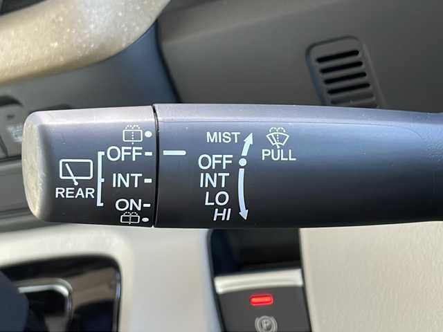 ホンダ Ｎ ＢＯＸ 山口県 2024(令6)年 0.6万km クリスタルブラックパール 純正8インチコネクトナビ/・フルセグテレビ/・Bluetooth接続オーディオ/・バックカメラ/ETC/ホンダセンシング/・衝突軽減ブレーキ/・踏み間違え衝突軽減システム/・急アクセル抑制機能/・路外逸脱抑制機能/・渋滞追従機能付きACC/・車線維持支援システム/・先行車発進お知らせ機能/・標識認識機能/・オートマチックハイビーム/・パーキングセンサーシステム/片側パワースライドドア/純正LEDヘッドライト/純正フロアマット/プッシュスタート/スマートキー/チップアップシート/保証書