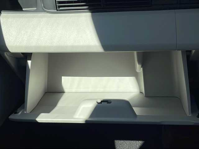 ホンダ Ｎ ＢＯＸ 山口県 2024(令6)年 0.6万km クリスタルブラックパール 純正8インチコネクトナビ/・フルセグテレビ/・Bluetooth接続オーディオ/・バックカメラ/ETC/ホンダセンシング/・衝突軽減ブレーキ/・踏み間違え衝突軽減システム/・急アクセル抑制機能/・路外逸脱抑制機能/・渋滞追従機能付きACC/・車線維持支援システム/・先行車発進お知らせ機能/・標識認識機能/・オートマチックハイビーム/・パーキングセンサーシステム/片側パワースライドドア/純正LEDヘッドライト/純正フロアマット/プッシュスタート/スマートキー/チップアップシート/保証書