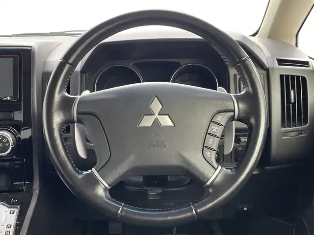 三菱 デリカＤ：５ D－Power package 新潟県 2017(平29)年 7.7万km ダイヤモンドブラックマイカ ヒッチメンバー/ディーラー純正メモリナビ/(GCX777W)/(CD.DVD.フルセグ.Bluetooth)/バックカメラ/革巻きステアリング/パドルシフト/キセノンオートライト/フォグランプ/両側パワースライドドア/前後ドライブレコーダー/前席シートヒーター/電動格納ミラー/純正フロアマット/スマートキー