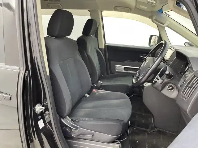 三菱 デリカＤ：５ D－Power package 新潟県 2017(平29)年 7.7万km ダイヤモンドブラックマイカ ヒッチメンバー/ディーラー純正メモリナビ/(GCX777W)/(CD.DVD.フルセグ.Bluetooth)/バックカメラ/革巻きステアリング/パドルシフト/キセノンオートライト/フォグランプ/両側パワースライドドア/前後ドライブレコーダー/前席シートヒーター/電動格納ミラー/純正フロアマット/スマートキー