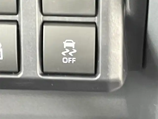 トヨタ ランドクルーザー AX 千葉県 2025(令7)年 0.1千km スーパーホワイトⅡ 登録済未使用車/登録時の走行距離：18km/ワンオーナー/寒冷地仕様/トヨタセーフティセンス/1)プリクラッシュセーフティ/2)レーンディパーチャーアラート/3)オートマチックハイビーム/4)ロードサインアシスト/5)発進遅れ告知機能/電動デフロック（F/R）/デュアルモードオートマチックロッキングハブ/Bi-ｂeamLEDヘッドランプ/LEDフォグランプ/背面スペアタイヤ/ダウンヒルアシストコントロール/ヒルスタートアシストコントロール/ドライブスタートコントロール/クルーズコントロール/ヘッドライトレベライザー/12シガーソケット