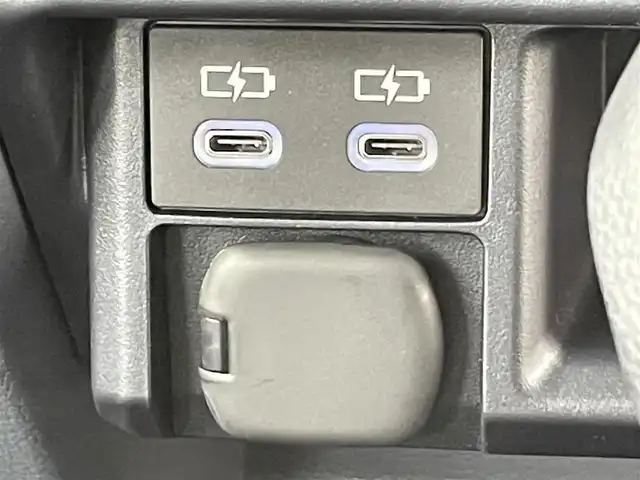 トヨタ ランドクルーザー AX 千葉県 2025(令7)年 0.1千km スーパーホワイトⅡ 登録済未使用車/登録時の走行距離：18km/ワンオーナー/寒冷地仕様/トヨタセーフティセンス/1)プリクラッシュセーフティ/2)レーンディパーチャーアラート/3)オートマチックハイビーム/4)ロードサインアシスト/5)発進遅れ告知機能/電動デフロック（F/R）/デュアルモードオートマチックロッキングハブ/Bi-ｂeamLEDヘッドランプ/LEDフォグランプ/背面スペアタイヤ/ダウンヒルアシストコントロール/ヒルスタートアシストコントロール/ドライブスタートコントロール/クルーズコントロール/ヘッドライトレベライザー/12シガーソケット