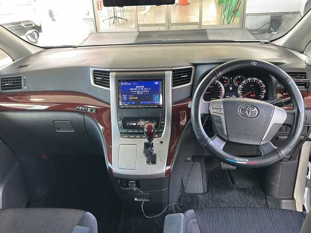 トヨタ ヴェルファイア 2．4Z 京都府 2011(平23)年 5.1万km ホワイトパールクリスタルシャイン 純正8インチナビ/フリップダウンモニター/デジタルインナーミラー/純正エアロ/ワンセグテレビ/クリアランスソナー/ワンオーナー/ドライブレコーダー前後/バックカメラ/オールオートウィンド/プッシュスタート/ビルトインETC/両側パワースライドドア/電動格納ミラー/ウィンカーミラー