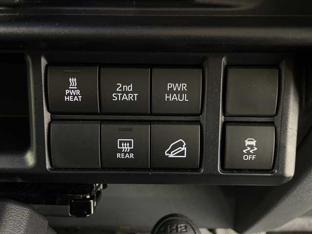 トヨタ ランドクルーザー AX 鹿児島県 2024(令6)年 2.4万km ベージュ アルパイン製ナビ/（フルセグ/Bluetooth）　/クルーズコントロール　/バックカメラ　/ＥＴＣ　/前後ドライブレコーダー　/オートハイビーム　/レーンディパーチャーアラート　/純正フロアマット　/ＬＥＤヘッドライト　/h祖い純正ＡＷ　/ダウンヒルアシストコントロール/電動格納ミラー/リモコンキー