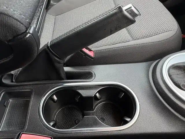 フォルクスワーゲン ザ・ビートル デザイン 大分県 2016(平28)年 7.4万km ピュアホワイト ・ナビ(CD/DVD/BT/AUX/SD)/・バックカメラ/・フルセグテレビ/・ドライブレコーダー/・ETC/・クルーズコントロール/・MTモード付AT/・オートライト/・スマートキー/・プッシュスタートボタン/・フロアマット