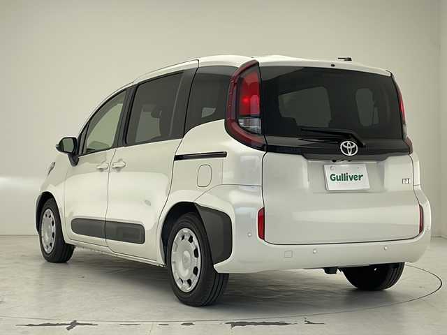 トヨタ シエンタ ハイブリッド G 沖縄県 2023(令5)年 2.4万km ホワイトパールクリスタルシャイン 純正８型ディスプレイオーディオ/　(Bluetooth FM/AM)/アラウンドビューモニター　/両側パワースライドドア　/ＬＥＤヘッドライト　/アダプティブクルーズコントロール　/プッシュスタート　/スマートキー　　/スペアキー/レーンキープアシスト/オートライト/オートマチックハイビーム/ETC