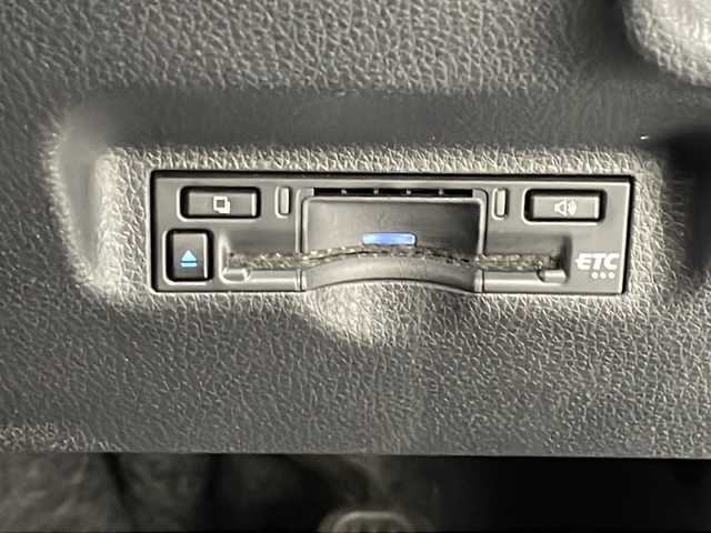 トヨタ シエンタ ハイブリッド G 沖縄県 2023(令5)年 2.4万km ホワイトパールクリスタルシャイン 純正８型ディスプレイオーディオ/　(Bluetooth FM/AM)/アラウンドビューモニター　/両側パワースライドドア　/ＬＥＤヘッドライト　/アダプティブクルーズコントロール　/プッシュスタート　/スマートキー　　/スペアキー/レーンキープアシスト/オートライト/オートマチックハイビーム/ETC