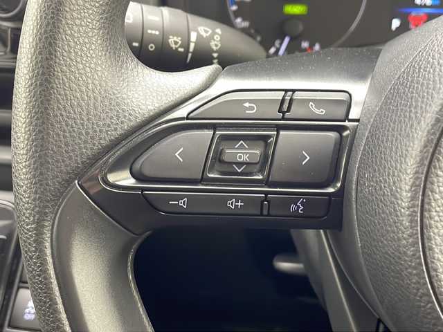 トヨタ シエンタ ハイブリッド G 沖縄県 2023(令5)年 2.4万km ホワイトパールクリスタルシャイン 純正８型ディスプレイオーディオ/　(Bluetooth FM/AM)/アラウンドビューモニター　/両側パワースライドドア　/ＬＥＤヘッドライト　/アダプティブクルーズコントロール　/プッシュスタート　/スマートキー　　/スペアキー/レーンキープアシスト/オートライト/オートマチックハイビーム/ETC