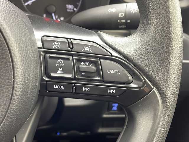 トヨタ シエンタ ハイブリッド G 沖縄県 2023(令5)年 2.4万km ホワイトパールクリスタルシャイン 純正８型ディスプレイオーディオ/　(Bluetooth FM/AM)/アラウンドビューモニター　/両側パワースライドドア　/ＬＥＤヘッドライト　/アダプティブクルーズコントロール　/プッシュスタート　/スマートキー　　/スペアキー/レーンキープアシスト/オートライト/オートマチックハイビーム/ETC