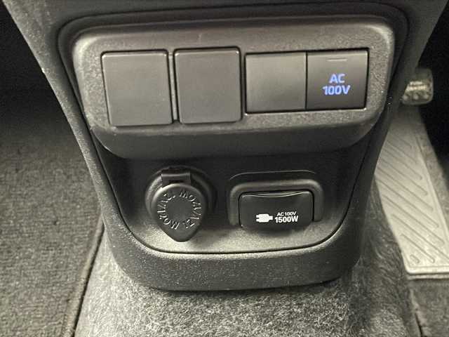 トヨタ シエンタ ハイブリッド G 沖縄県 2023(令5)年 2.4万km ホワイトパールクリスタルシャイン 純正８型ディスプレイオーディオ/　(Bluetooth FM/AM)/アラウンドビューモニター　/両側パワースライドドア　/ＬＥＤヘッドライト　/アダプティブクルーズコントロール　/プッシュスタート　/スマートキー　　/スペアキー/レーンキープアシスト/オートライト/オートマチックハイビーム/ETC