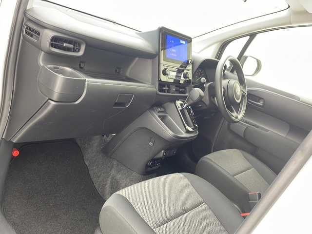 トヨタ シエンタ ハイブリッド G 沖縄県 2023(令5)年 2.4万km ホワイトパールクリスタルシャイン 純正８型ディスプレイオーディオ/　(Bluetooth FM/AM)/アラウンドビューモニター　/両側パワースライドドア　/ＬＥＤヘッドライト　/アダプティブクルーズコントロール　/プッシュスタート　/スマートキー　　/スペアキー/レーンキープアシスト/オートライト/オートマチックハイビーム/ETC