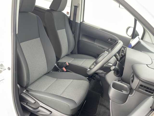 トヨタ シエンタ ハイブリッド G 沖縄県 2023(令5)年 2.4万km ホワイトパールクリスタルシャイン 純正８型ディスプレイオーディオ/　(Bluetooth FM/AM)/アラウンドビューモニター　/両側パワースライドドア　/ＬＥＤヘッドライト　/アダプティブクルーズコントロール　/プッシュスタート　/スマートキー　　/スペアキー/レーンキープアシスト/オートライト/オートマチックハイビーム/ETC