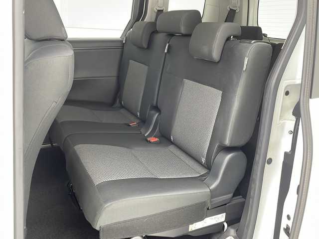 トヨタ シエンタ ハイブリッド G 沖縄県 2023(令5)年 2.4万km ホワイトパールクリスタルシャイン 純正８型ディスプレイオーディオ/　(Bluetooth FM/AM)/アラウンドビューモニター　/両側パワースライドドア　/ＬＥＤヘッドライト　/アダプティブクルーズコントロール　/プッシュスタート　/スマートキー　　/スペアキー/レーンキープアシスト/オートライト/オートマチックハイビーム/ETC