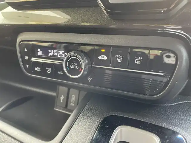 ホンダ Ｎ ＢＯＸ カスタム G L ホンダセンシング 大阪府 2019(令1)年 9.1万km ミラノレッド (株)IDOMが運営する【じしゃロン東大阪店】の自社ローン専用車両になります。こちらは現金またはオートローンご利用時の価格です。自社ローンご希望の方は別途その旨お申付け下さい/純正8インチSDナビ【VXU-195NBi】/（フルセグTV/CD/DVD/BT/AM/FM/Car Play)/両側パワースライドドア/衝突軽減システム/バックカメラ/レーダークルーズコントロール/レーンキープアシスト/ドライブレコーダー前後/USB接続端子/LEDヘッドライト/オートハイビーム/スマートキー＆プッシュスタート/オートエアコン/純正14インチアルミ/保証書 取説 ナビ取説/スペアスマートキー