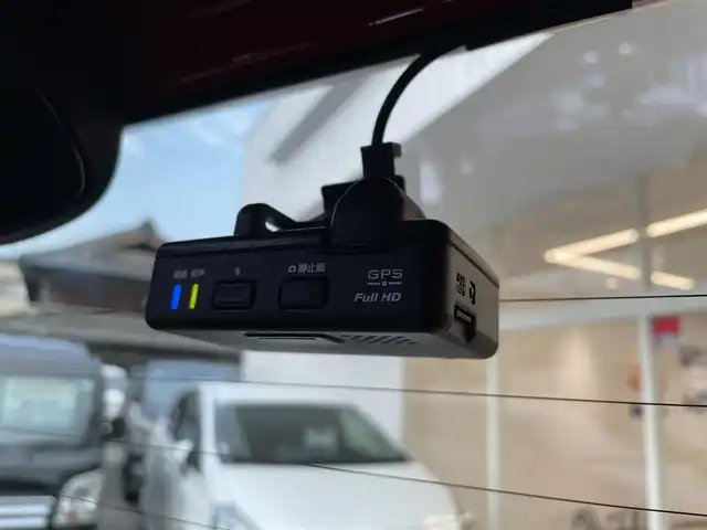 ホンダ Ｎ ＢＯＸ カスタム G L ホンダセンシング 大阪府 2019(令1)年 9.1万km ミラノレッド (株)IDOMが運営する【じしゃロン東大阪店】の自社ローン専用車両になります。こちらは現金またはオートローンご利用時の価格です。自社ローンご希望の方は別途その旨お申付け下さい/純正8インチSDナビ【VXU-195NBi】/（フルセグTV/CD/DVD/BT/AM/FM/Car Play)/両側パワースライドドア/衝突軽減システム/バックカメラ/レーダークルーズコントロール/レーンキープアシスト/ドライブレコーダー前後/USB接続端子/LEDヘッドライト/オートハイビーム/スマートキー＆プッシュスタート/オートエアコン/純正14インチアルミ/保証書 取説 ナビ取説/スペアスマートキー