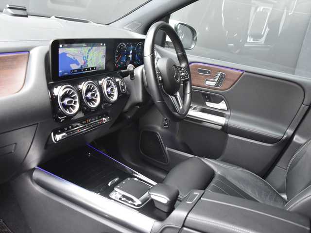 メルセデス・ベンツ Ｍ・ベンツ Ｂ１８０ 和歌山県 2019(令1)年 6.6万km ポーラホワイト レザーエクスクルーシブパッケージ/ナビ　/360度カメラ/黒革シート/パナメリカーナグリル/純正18インチアルミ/ETC/TV/アンビエントライト/ヘッドアップディスプレイ/BSM/LKA/ACC