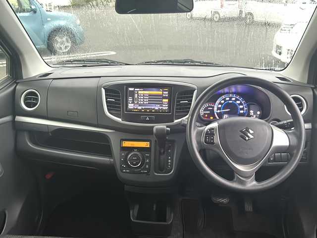 スズキ ワゴンＲ FX－LTD 山梨県 2016(平28)年 5.5万km クリスタルホワイトP 純正ナビ/CD/地デジ/ipod/AUX/SD/運転席シートヒーター/純正14インチアルミホイール/純正フロアマット/ステアリングリモコン/ハロゲンヘッドライト/スマートキー