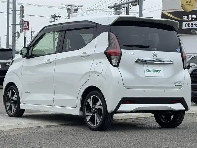 日産 デイズ ハイウェイスターG ターボ 徳島県 2020(令2)年 2.9万km ホワイトパール 純正７型SDナビゲーション（MJ119D-W）/AM/FM/Bluetooth/TV/USB/SD/iPod/WALKMAN/CD/バックカメラ/ナビ連動ドライブレコーダー/ETC/純正15インチアルミホイール/アイドリングストップ/ウィンカーミラー/純正フロアマット/コーナーセンサー/プッシュスタート/スマートキー/スペアキー/本革巻きステアリング/ドアバイザー/プッシュスタート/純正LEDヘッドライト/フォグライト/ヘッドライトレベリング/オートマッチックビーム/カーテンエアバック/取扱説明書