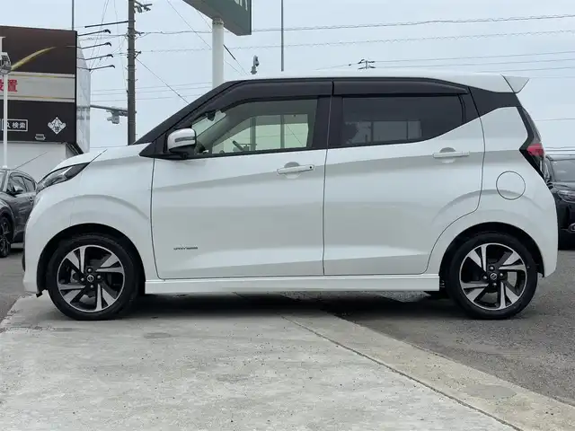 日産 デイズ ハイウェイスターG ターボ 徳島県 2020(令2)年 2.9万km ホワイトパール 純正７型SDナビゲーション（MJ119D-W）/AM/FM/Bluetooth/TV/USB/SD/iPod/WALKMAN/CD/バックカメラ/ナビ連動ドライブレコーダー/ETC/純正15インチアルミホイール/アイドリングストップ/ウィンカーミラー/純正フロアマット/コーナーセンサー/プッシュスタート/スマートキー/スペアキー/本革巻きステアリング/ドアバイザー/プッシュスタート/純正LEDヘッドライト/フォグライト/ヘッドライトレベリング/オートマッチックビーム/カーテンエアバック/取扱説明書
