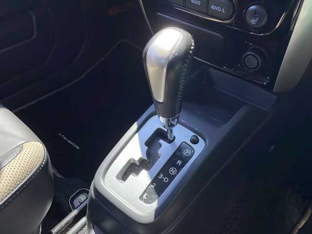 スズキ ジムニー シエラ ランドベンチャー 新潟県 2017(平29)年 9.9万km ブルーイッシュブラックパール3 4WD/純正メモリナビ(KXM-E502)/CD/DVD/BT/フルセグテレビ/半革シート/運転席シートヒーター /ミラーヒーター/リモコンキー /フォグランプ/社外15インチアルミホイール