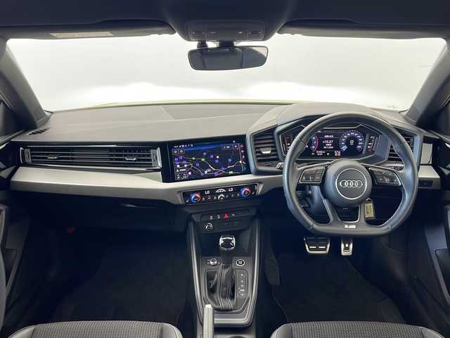 アウディ Ａ１ SB 25TFSI Sライン 秋田県 2021(令3)年 3.2万km 黄Ⅱ 純正ナビ　/フルセグTV/BT/AM/FM/AppleCarPlay/AndroidAuto/衝突被害軽減ブレーキ　/レーダークルーズコントロール　/パドルシフト　/レーンキープアシスト　/クリアランスソナー　/ブラインドスポットモニター　/バックカメラ　/ＥＴＣ２．０　/純正前後ドライブレコーダー　/前席シートヒーター/アイドリングストップ/純正フロアマット/純正アルミホイール