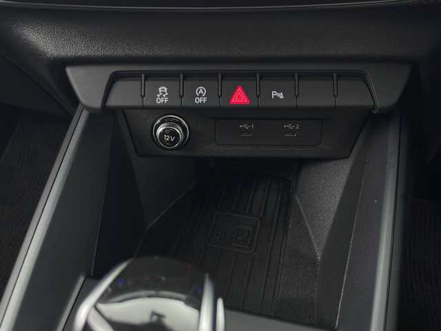 アウディ Ａ１ SB 25TFSI Sライン 秋田県 2021(令3)年 3.2万km 黄Ⅱ 純正ナビ　/フルセグTV/BT/AM/FM/AppleCarPlay/AndroidAuto/衝突被害軽減ブレーキ　/レーダークルーズコントロール　/パドルシフト　/レーンキープアシスト　/クリアランスソナー　/ブラインドスポットモニター　/バックカメラ　/ＥＴＣ２．０　/純正前後ドライブレコーダー　/前席シートヒーター/アイドリングストップ/純正フロアマット/純正アルミホイール