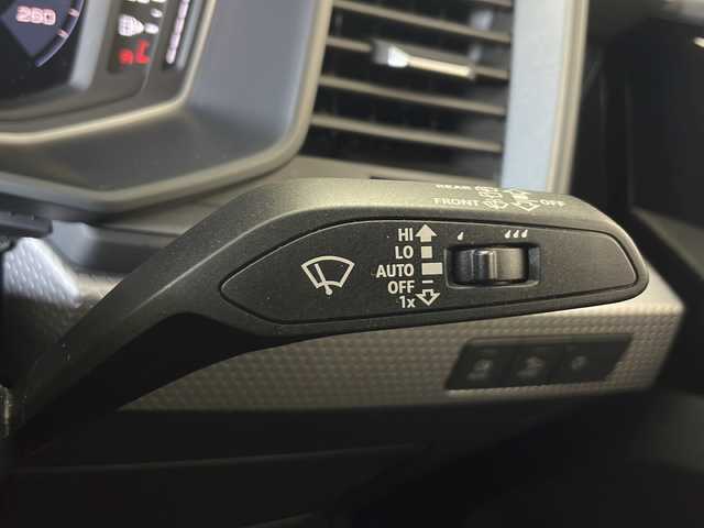 アウディ Ａ１ SB 25TFSI Sライン 秋田県 2021(令3)年 3.2万km 黄Ⅱ 純正ナビ　/フルセグTV/BT/AM/FM/AppleCarPlay/AndroidAuto/衝突被害軽減ブレーキ　/レーダークルーズコントロール　/パドルシフト　/レーンキープアシスト　/クリアランスソナー　/ブラインドスポットモニター　/バックカメラ　/ＥＴＣ２．０　/純正前後ドライブレコーダー　/前席シートヒーター/アイドリングストップ/純正フロアマット/純正アルミホイール